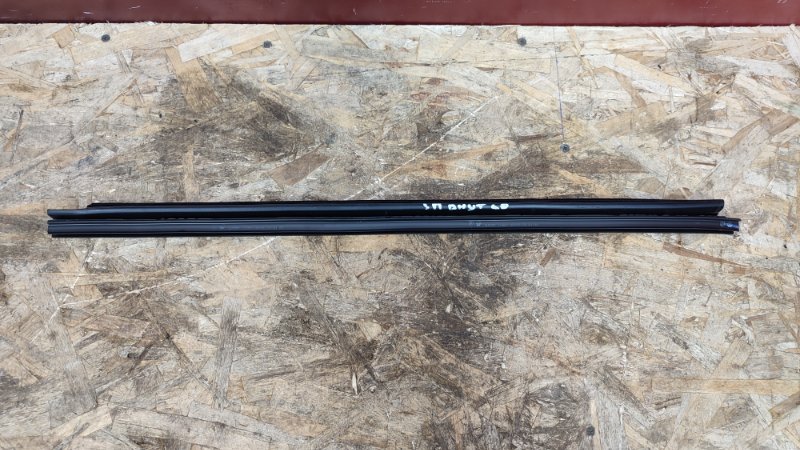 Уплотнитель стекла двери внутренний