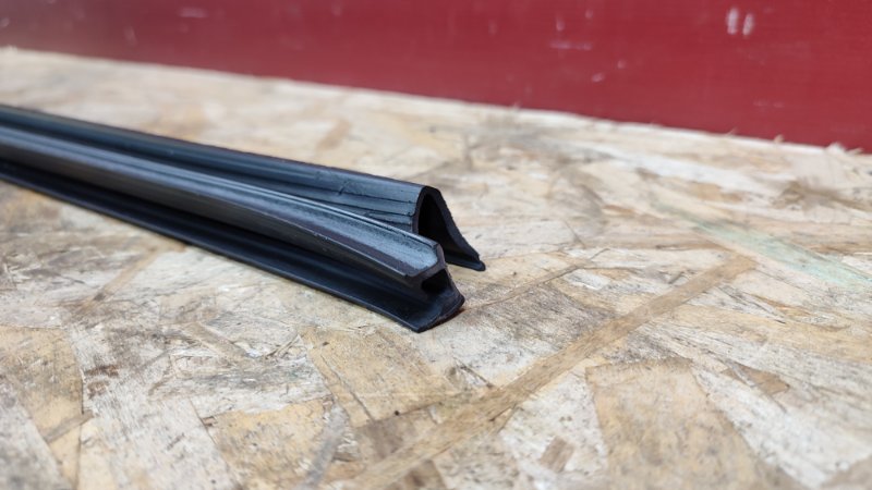 Уплотнитель стекла двери внутренний