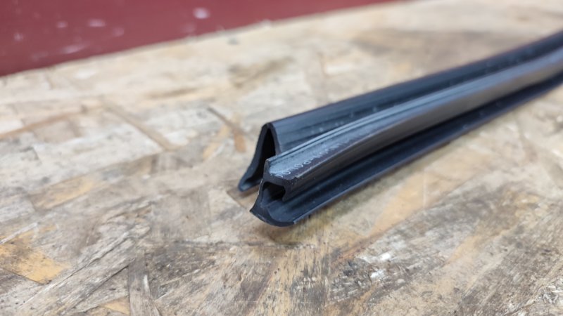 Уплотнитель стекла двери внутренний