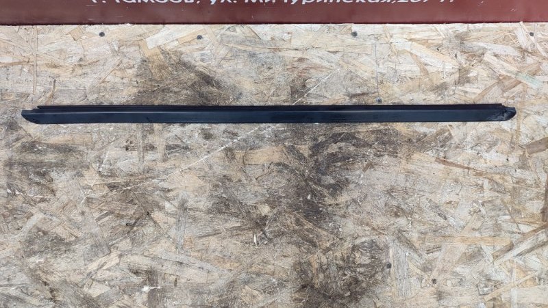 Уплотнитель стекла двери внешний