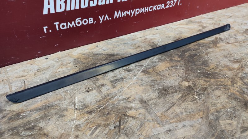 Уплотнитель стекла двери внешний