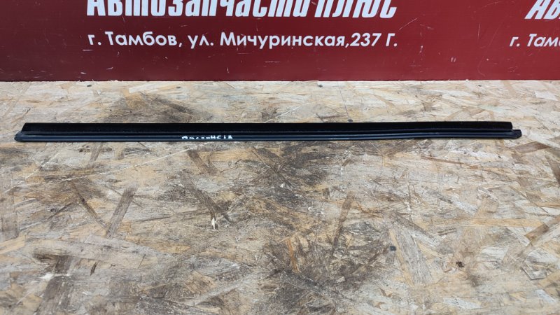 Уплотнитель стекла двери внешний