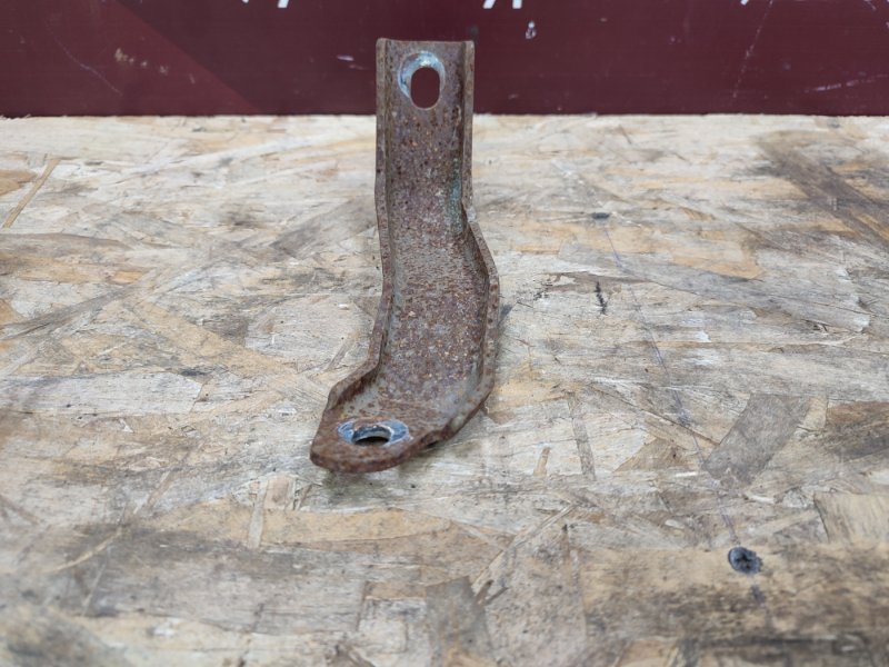 Кронштейн впускного коллектора