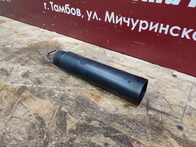 Пружина крышки багажника