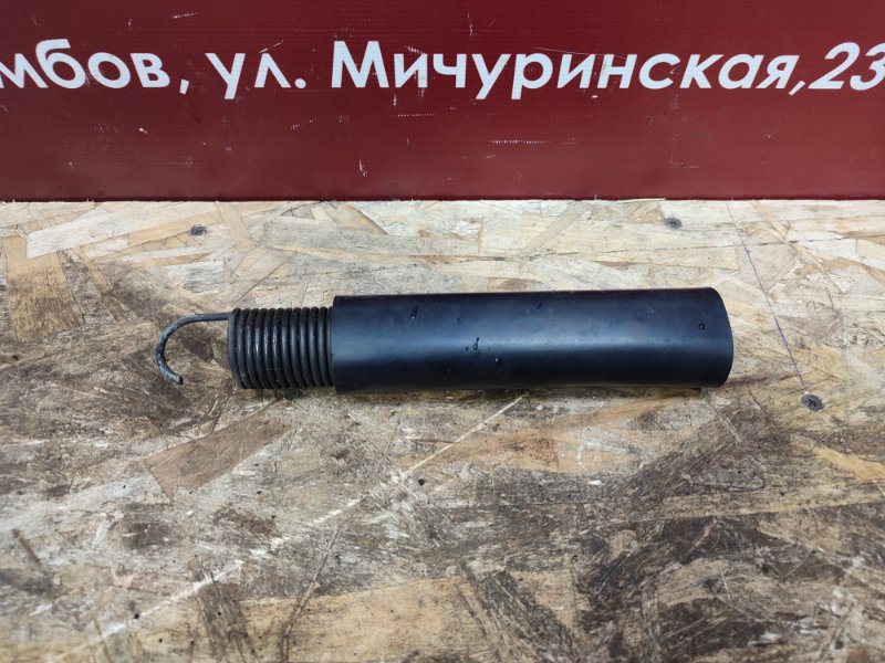 Пружина крышки багажника