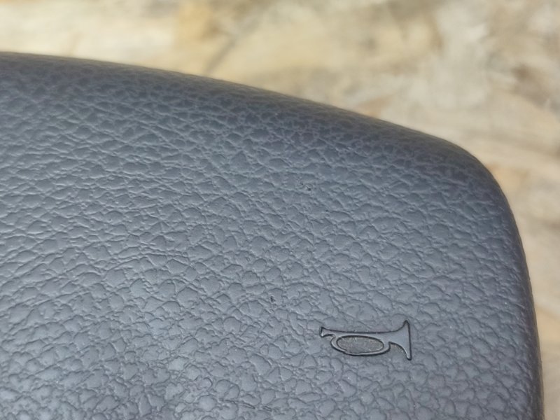 Подушка безопасности водителя