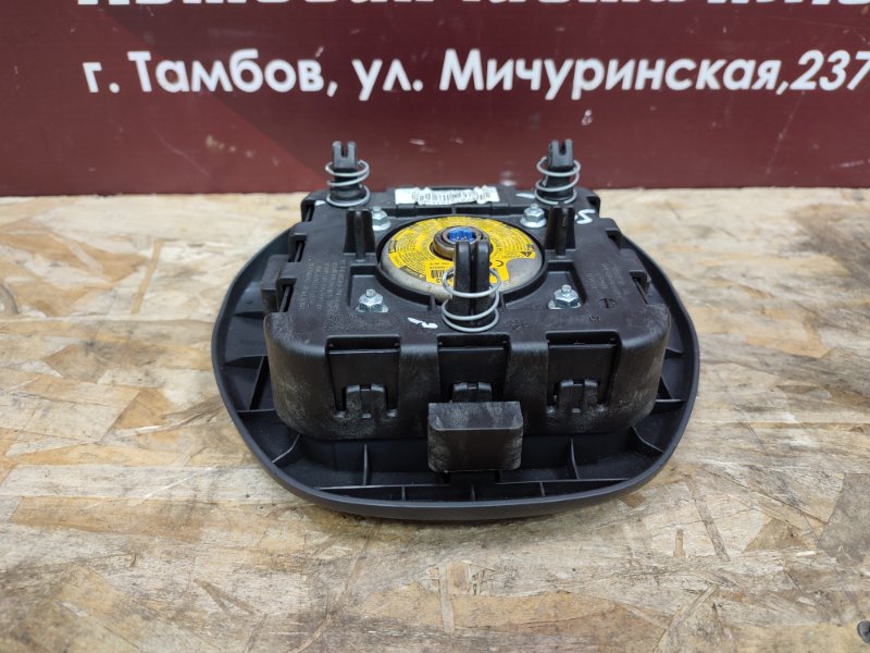 Подушка безопасности водителя