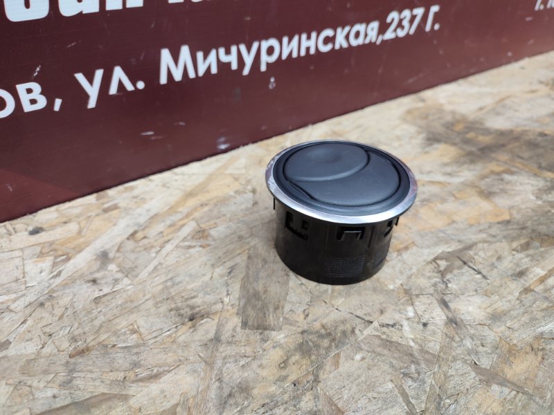 Воздушный дефлектор салона