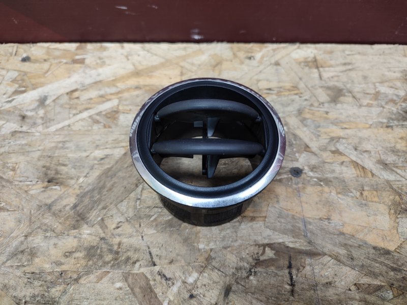 Воздушный дефлектор салона