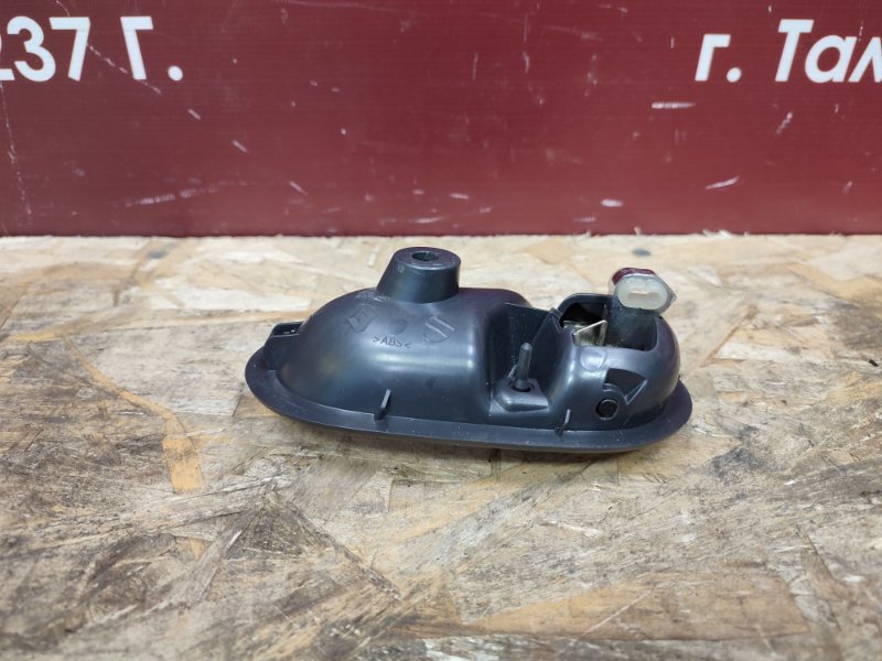 Внутренняя  ручка двери