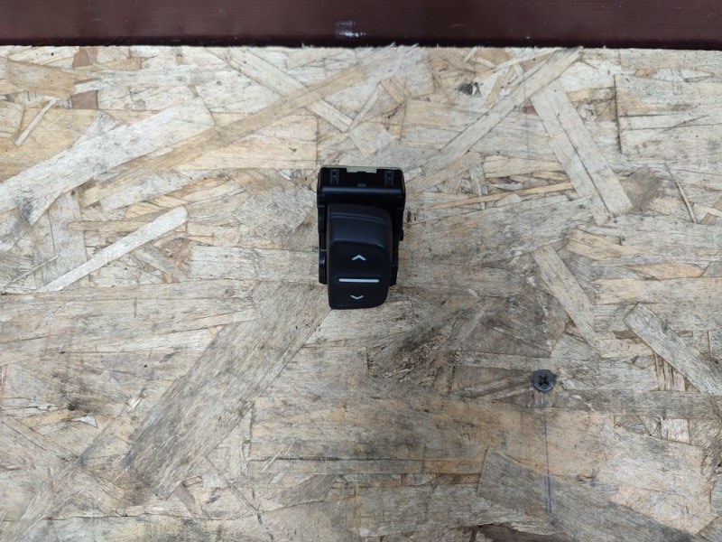 Кнопка стеклоподъемника