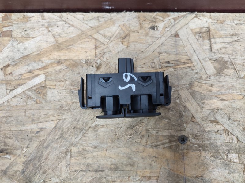 Кнопка аварийной сигнализации