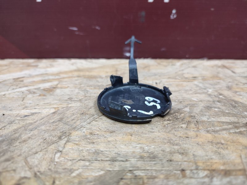 Заглушка буксировочного крюка