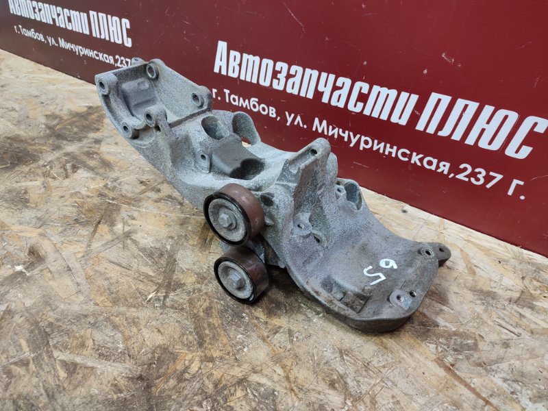 Кронштейн генератора