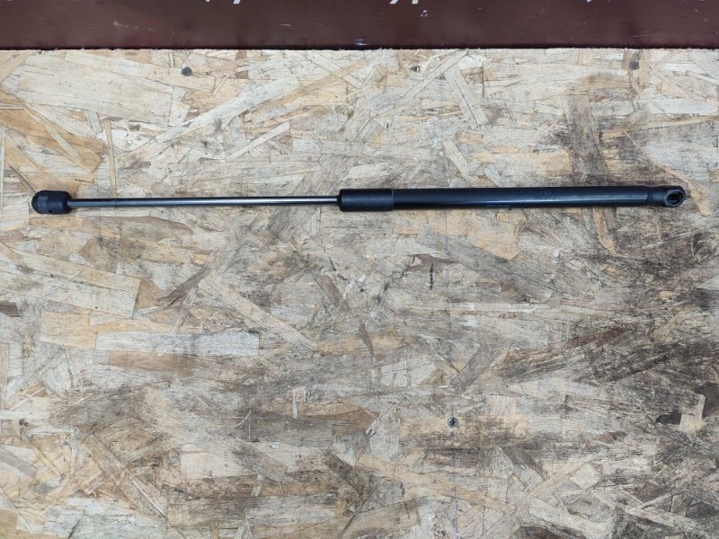 Амортизатор багажника