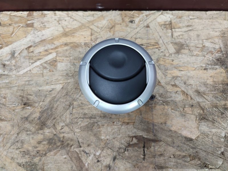 Воздушный дефлектор салона