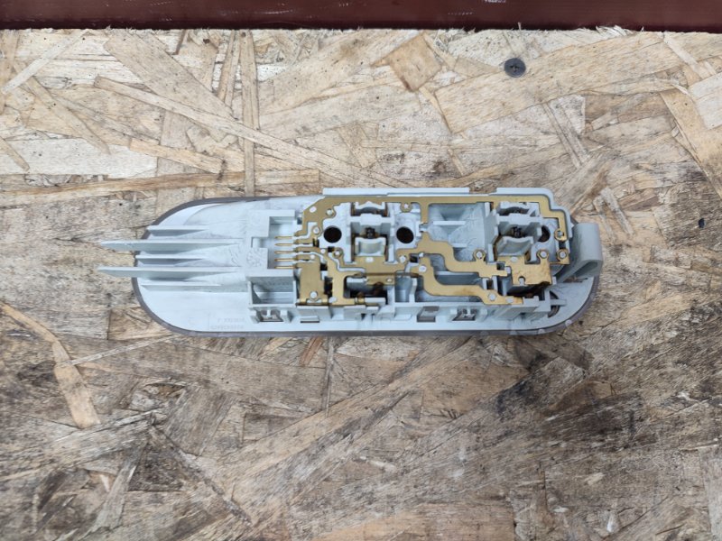 плафон освещения салона