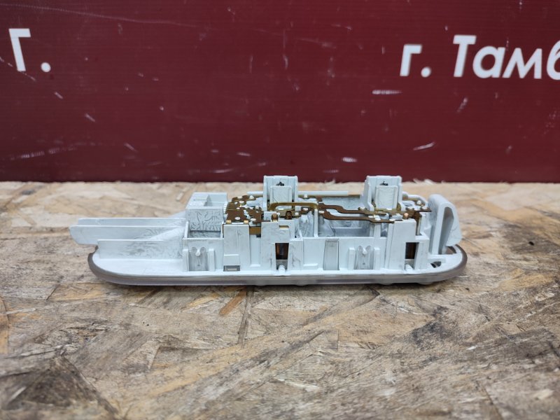 плафон освещения салона