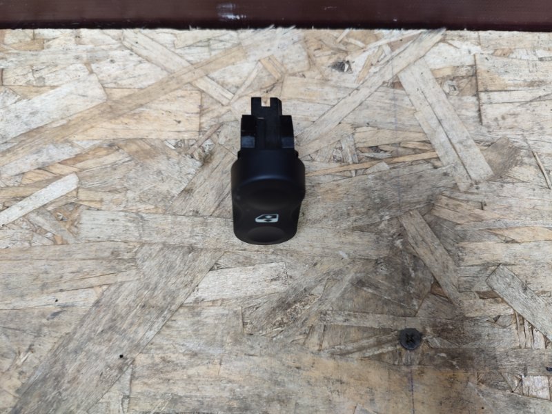 Кнопка стеклоподъемника