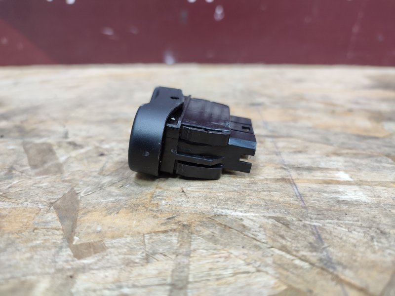 Кнопка стеклоподъемника