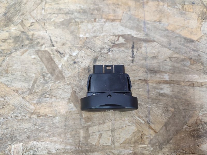 Кнопка стеклоподъемника