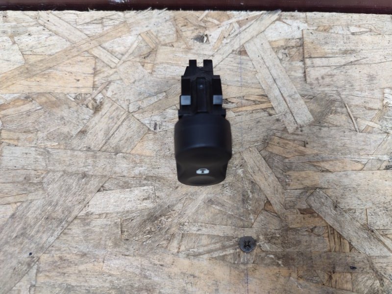 Кнопка блокировки дверей