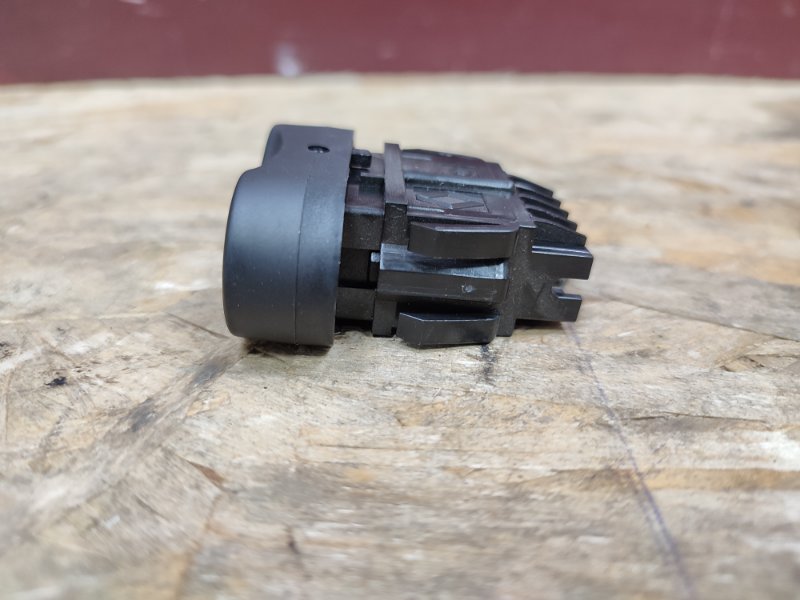 Кнопка блокировки дверей