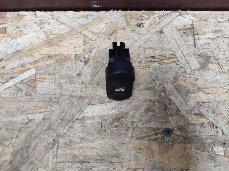 Кнопка стеклоподъемника