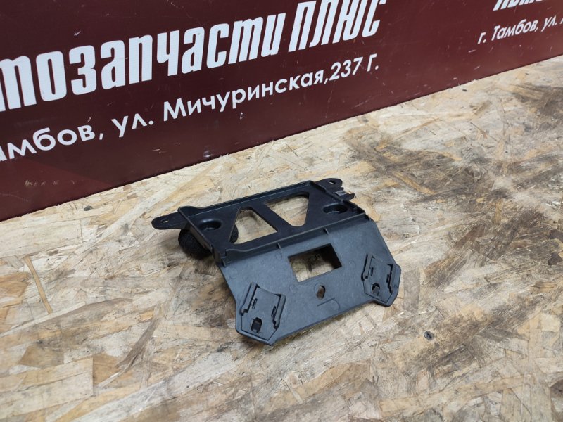 Кронштейн блока управления двигателем