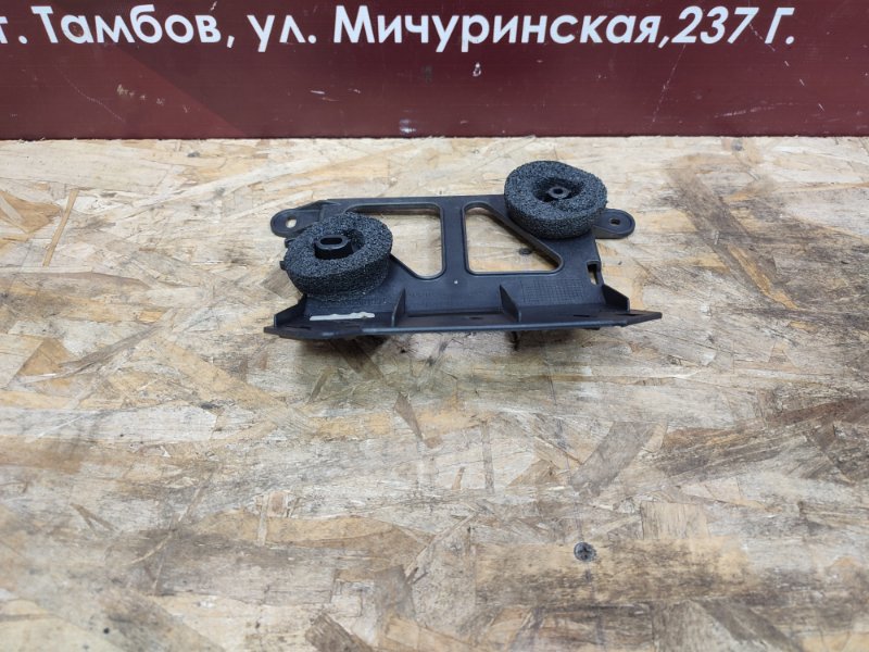 Кронштейн блока управления двигателем