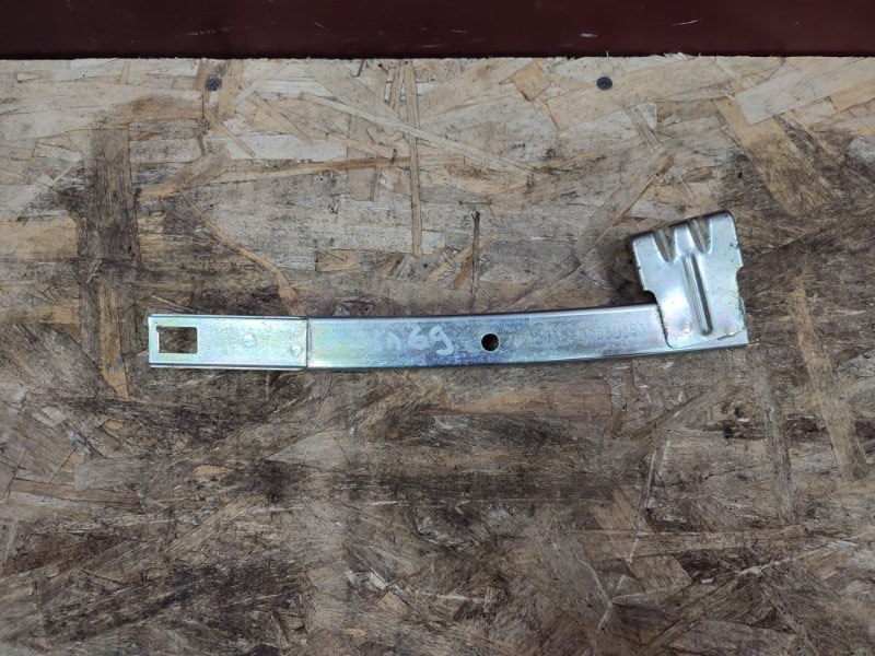 Направляющая стекла двери