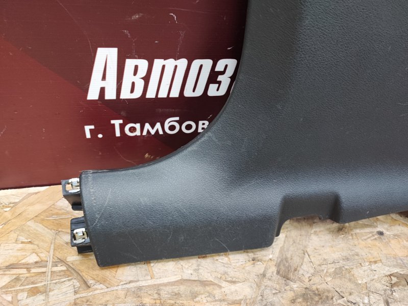 Обшивка средней стойки