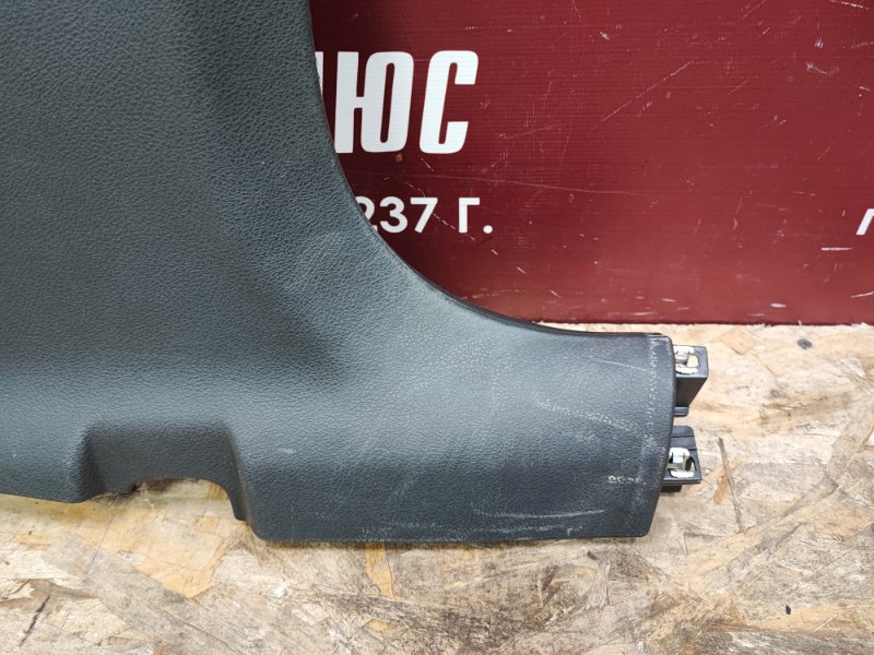 Обшивка средней стойки