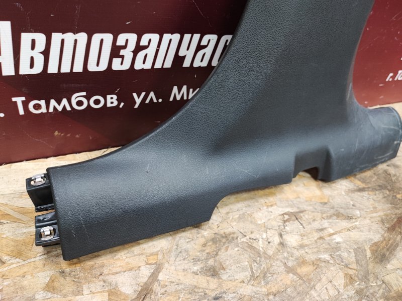 Обшивка средней стойки