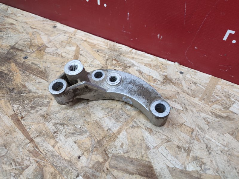 Кронштейн опоры двигателя