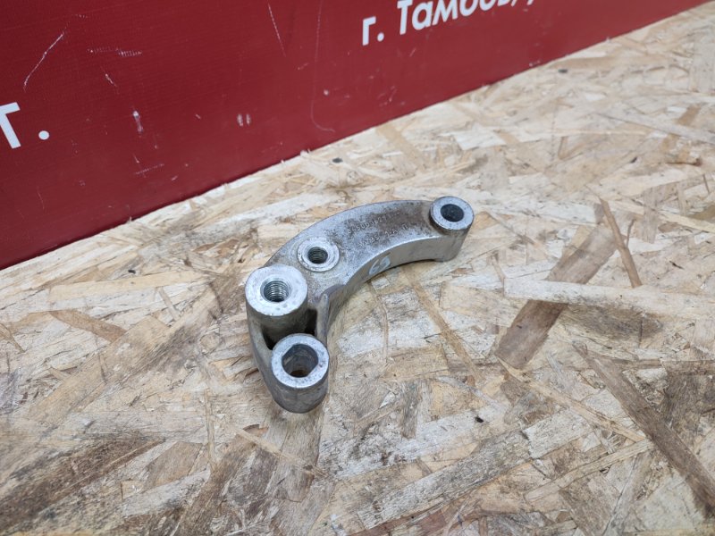 Кронштейн опоры двигателя