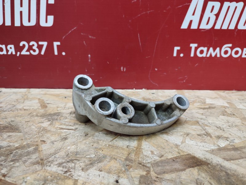 Кронштейн опоры двигателя