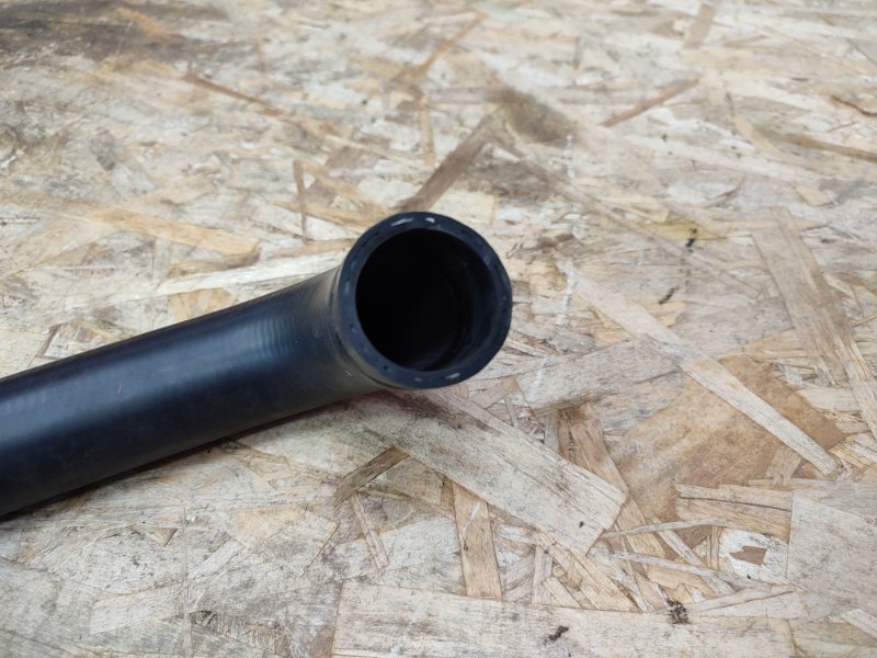 Патрубок радиатора