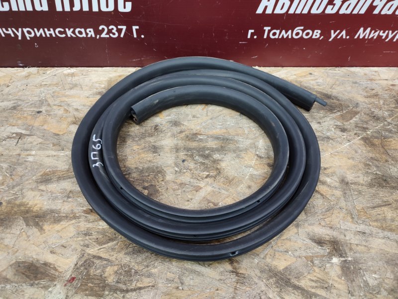 Уплотнитель двери