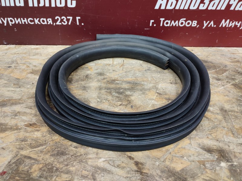 Уплотнитель двери