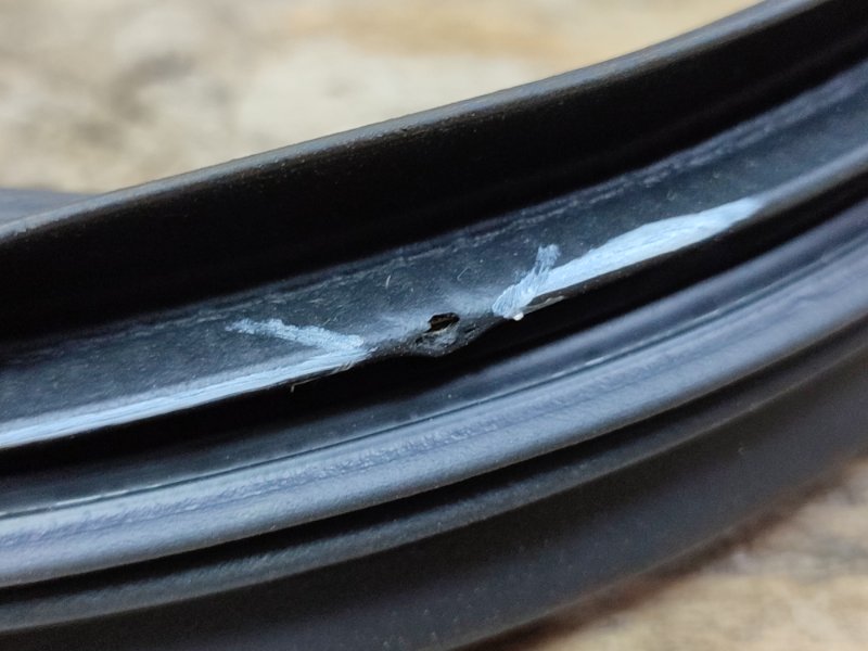 Уплотнитель двери