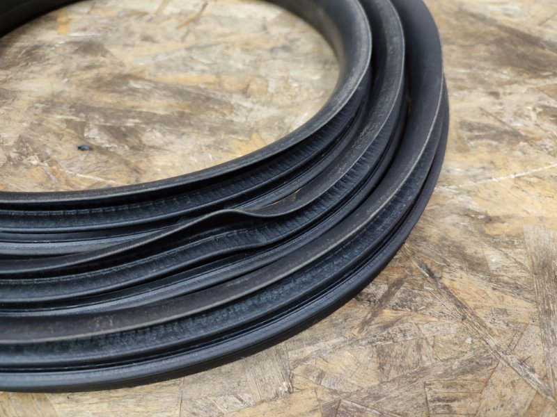 Уплотнитель двери