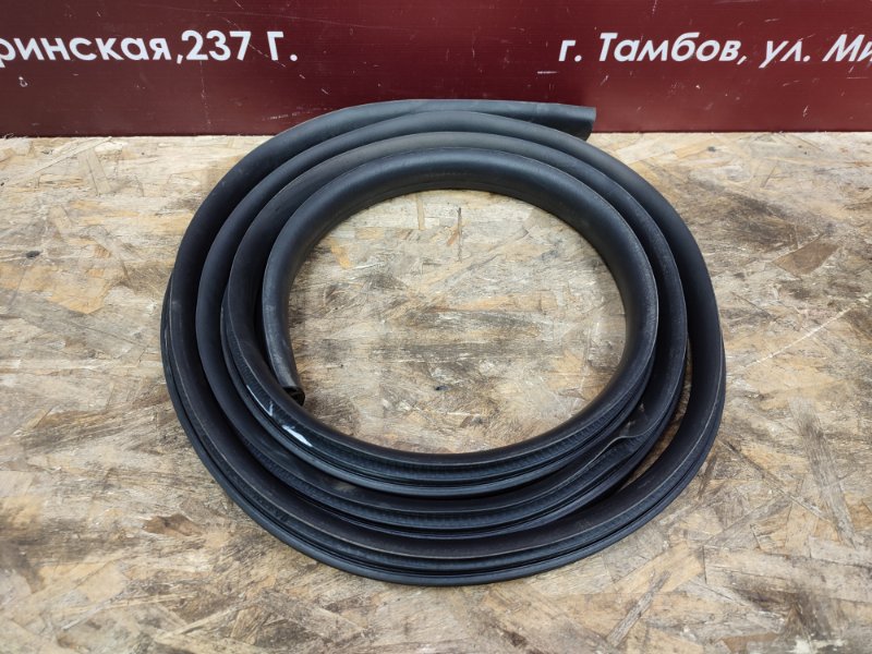 Уплотнитель двери