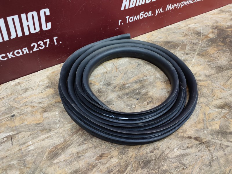 Уплотнитель двери