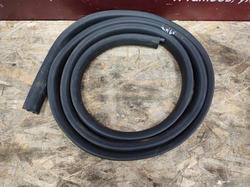 Уплотнитель двери