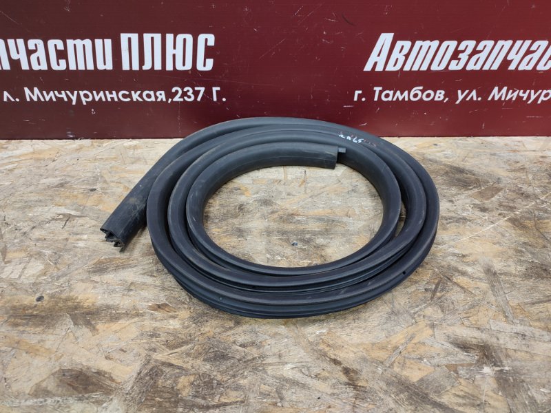 Уплотнитель двери