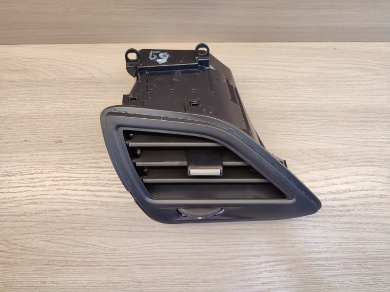 Воздушный дефлектор салона