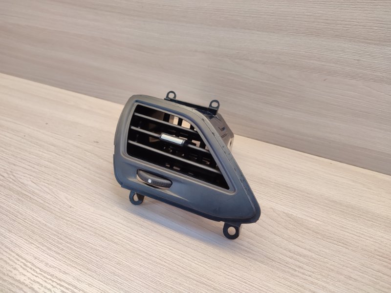 Воздушный дефлектор салона