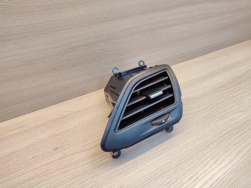 Воздушный дефлектор салона