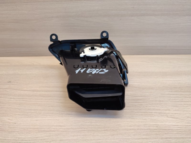 Воздушный дефлектор салона